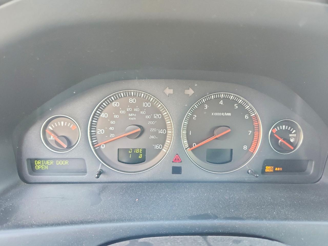 2004 VOLVO XC70 photo 9