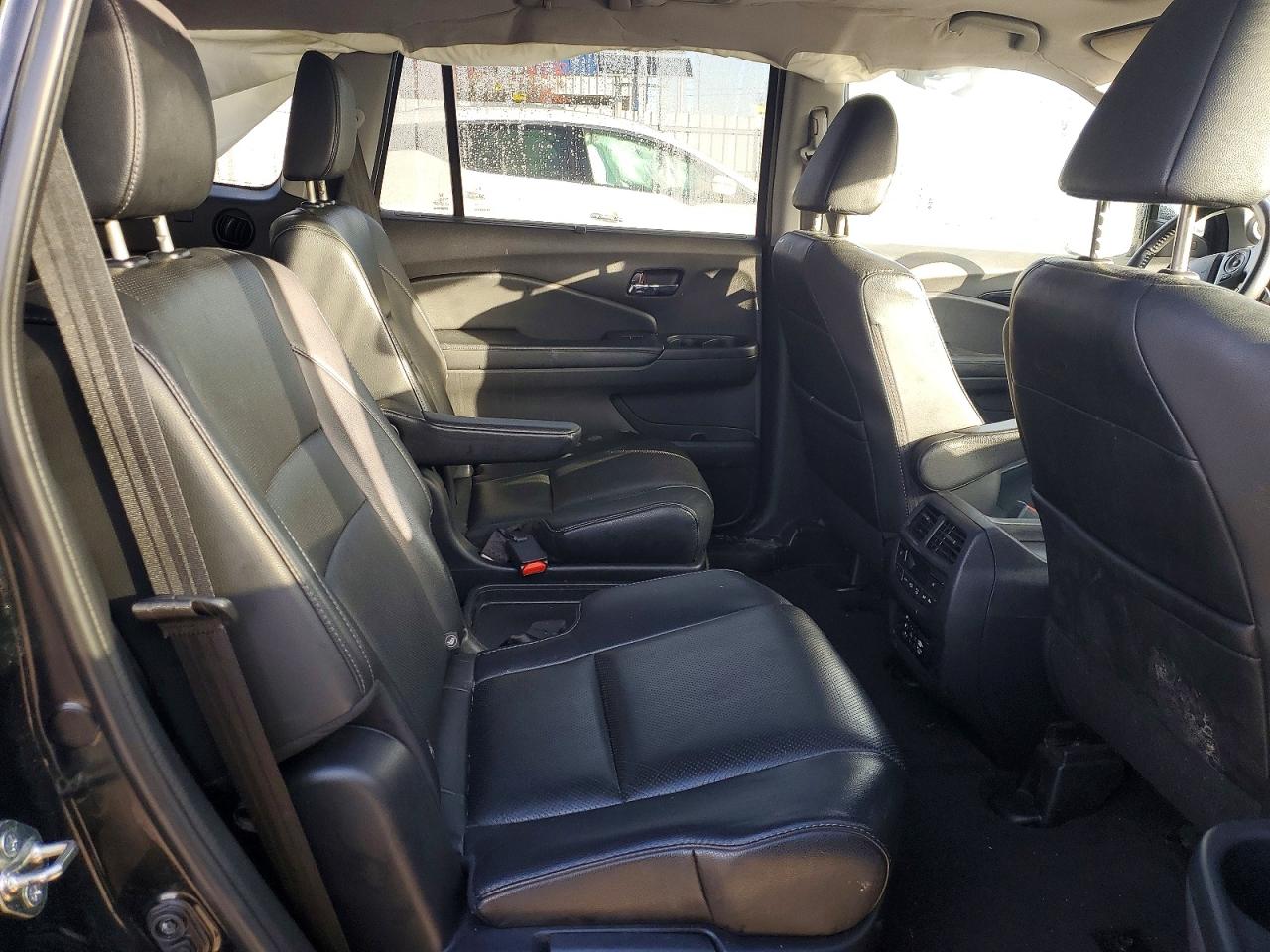 2016 HONDA PILOT ELITE photo 11
