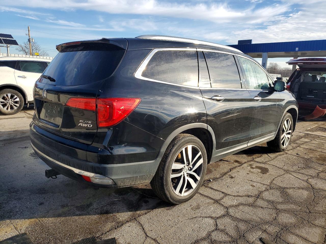 2016 HONDA PILOT ELITE photo 3