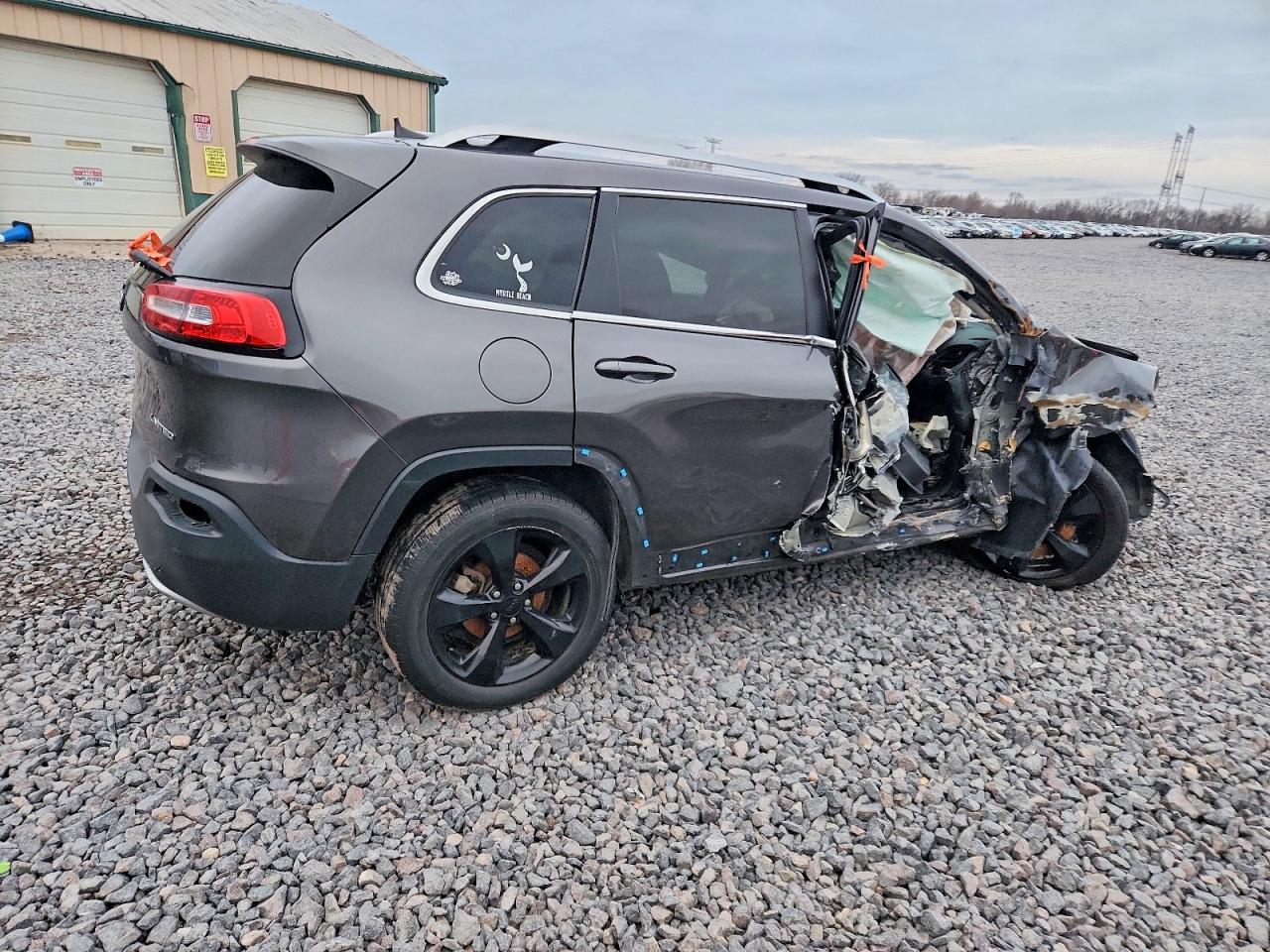 2017 JEEP CHEROKEE LIMITED photo 3