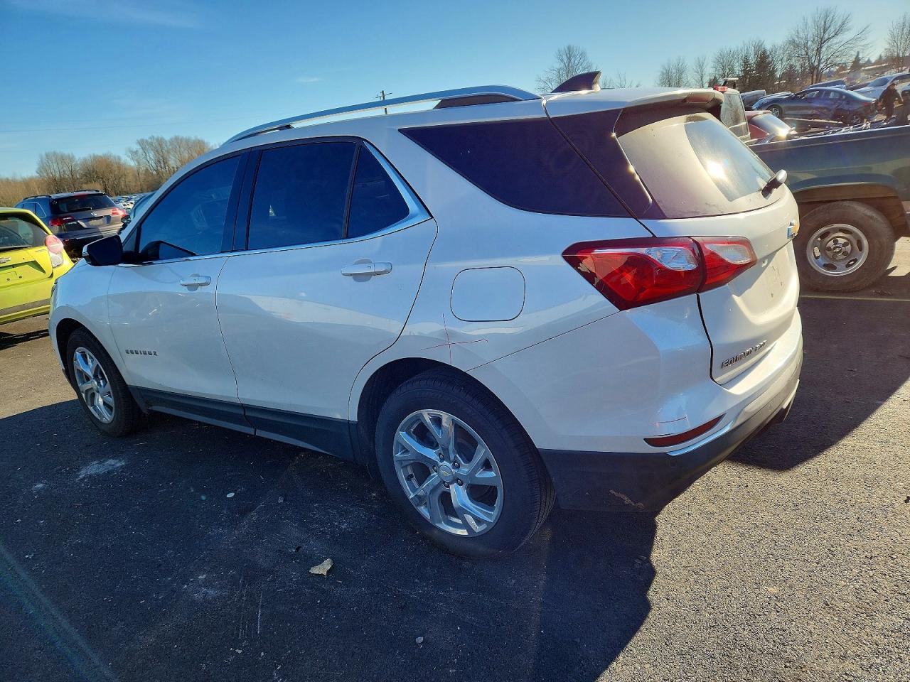 2019 CHEVROLET EQUINOX LT photo 2