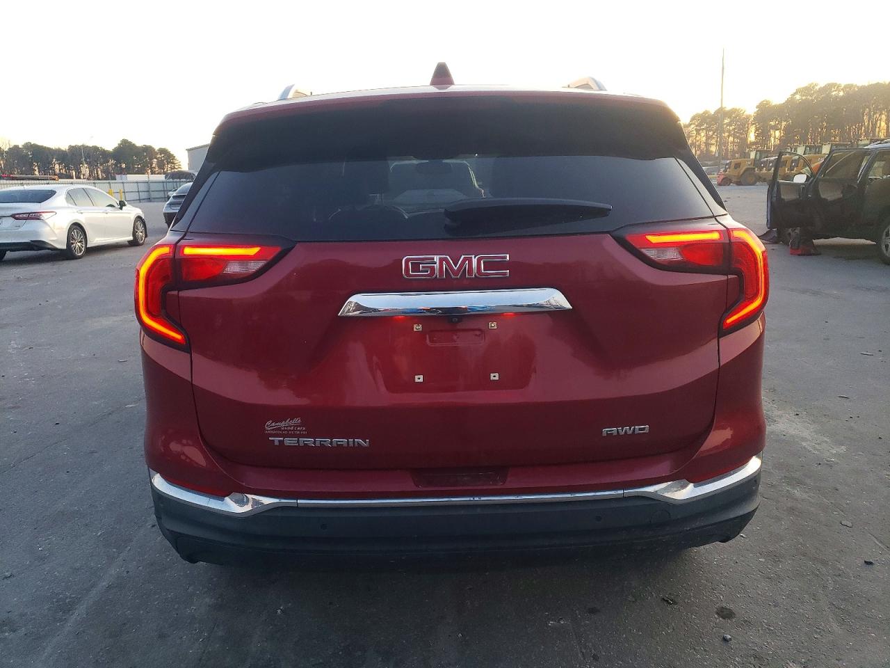 2019 GMC TERRAIN SLT photo 6