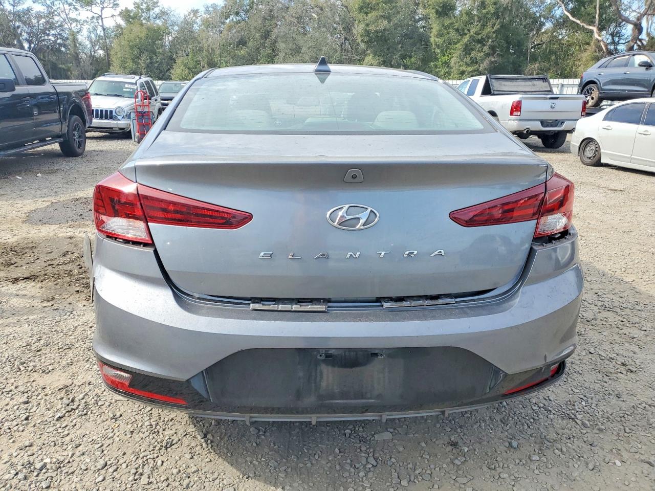 2019 HYUNDAI ELANTRA SEL photo 11