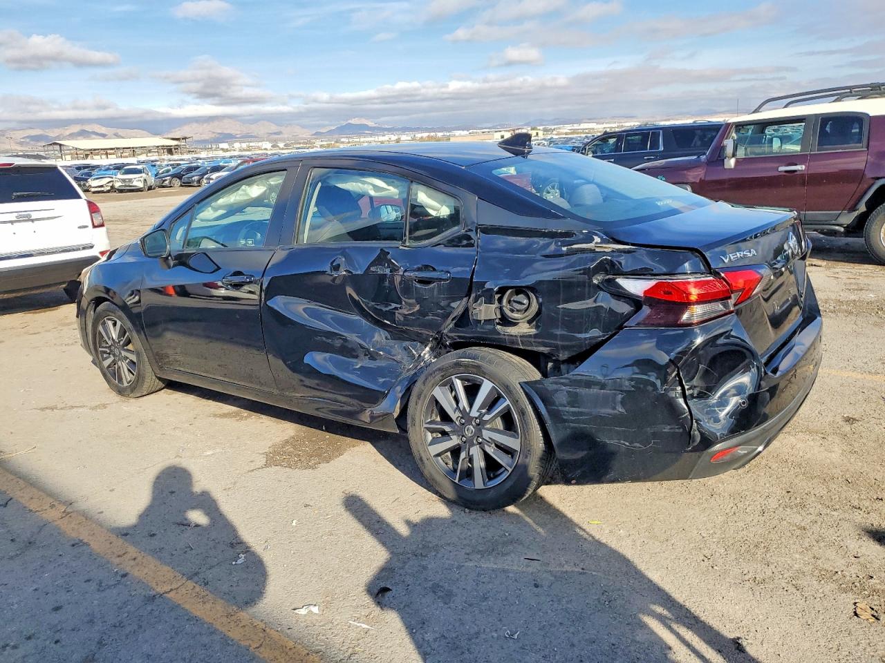 2021 NISSAN VERSA SV photo 2