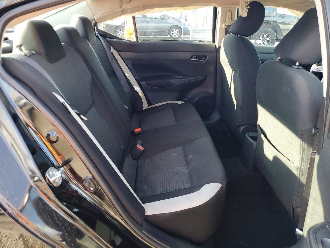 2021 NISSAN VERSA SV photo 10