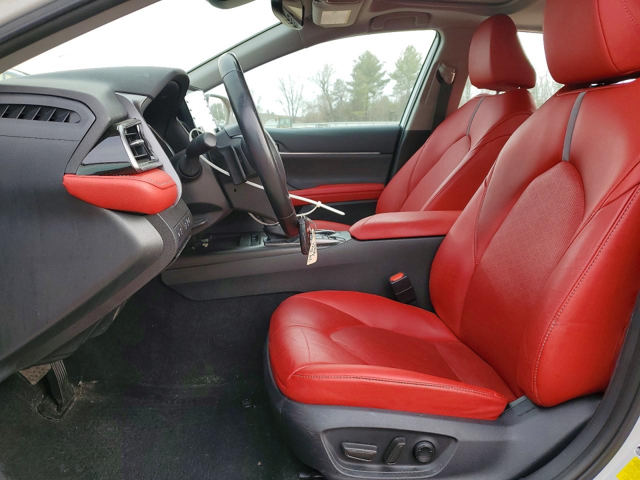 2024 TOYOTA CAMRY XSE photo 7