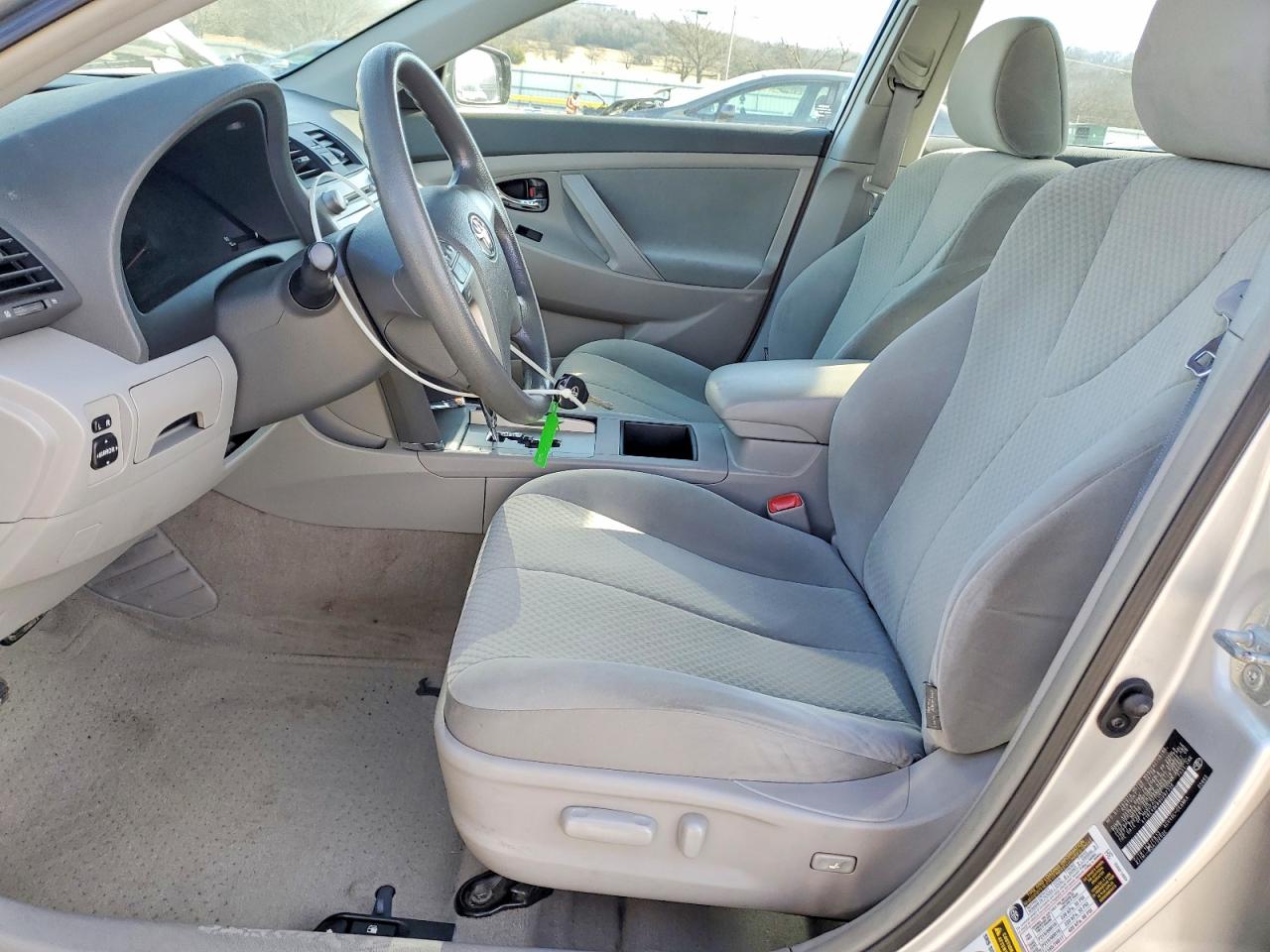 2009 TOYOTA CAMRY BASE photo 7