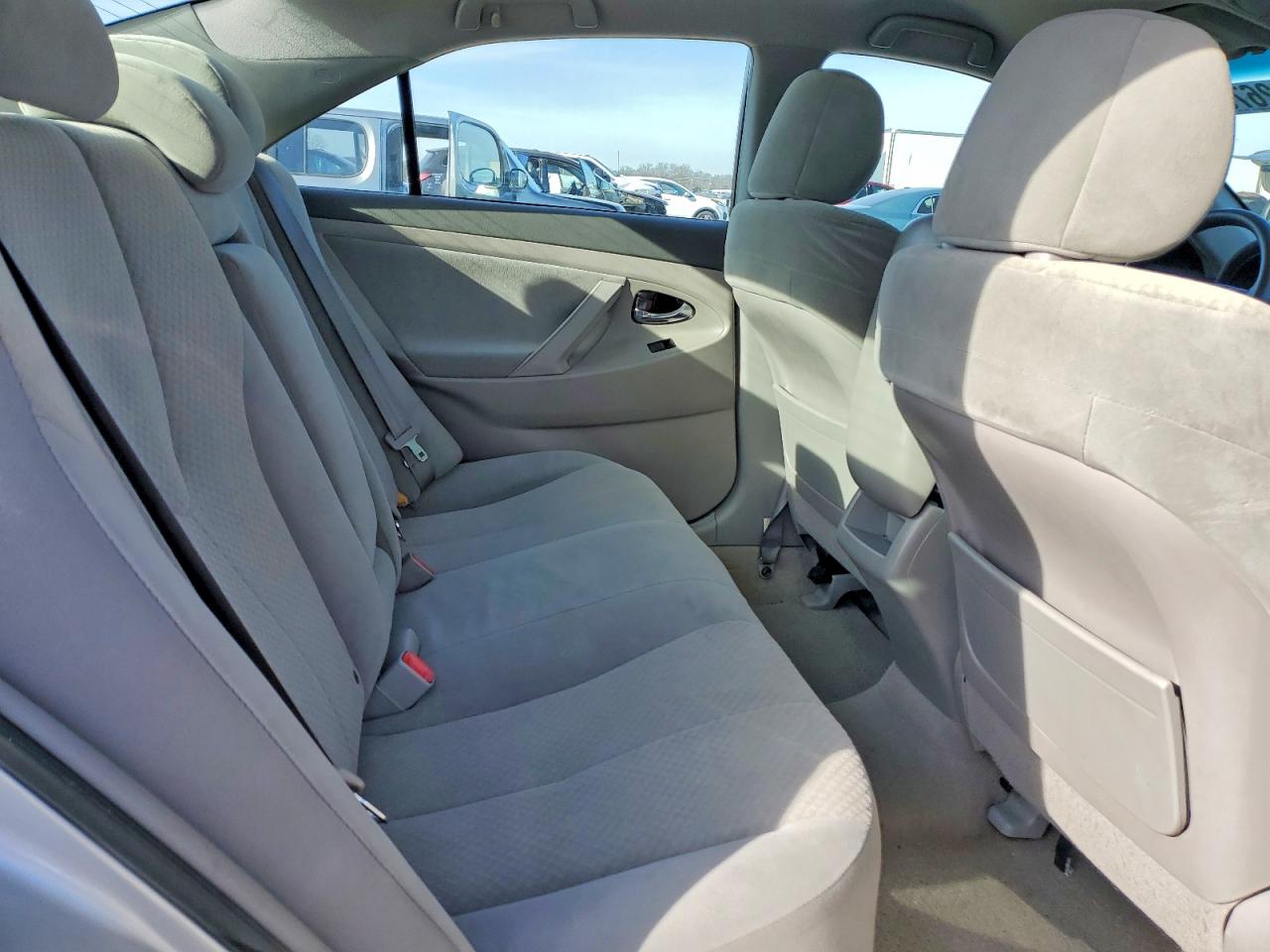 2009 TOYOTA CAMRY BASE photo 10