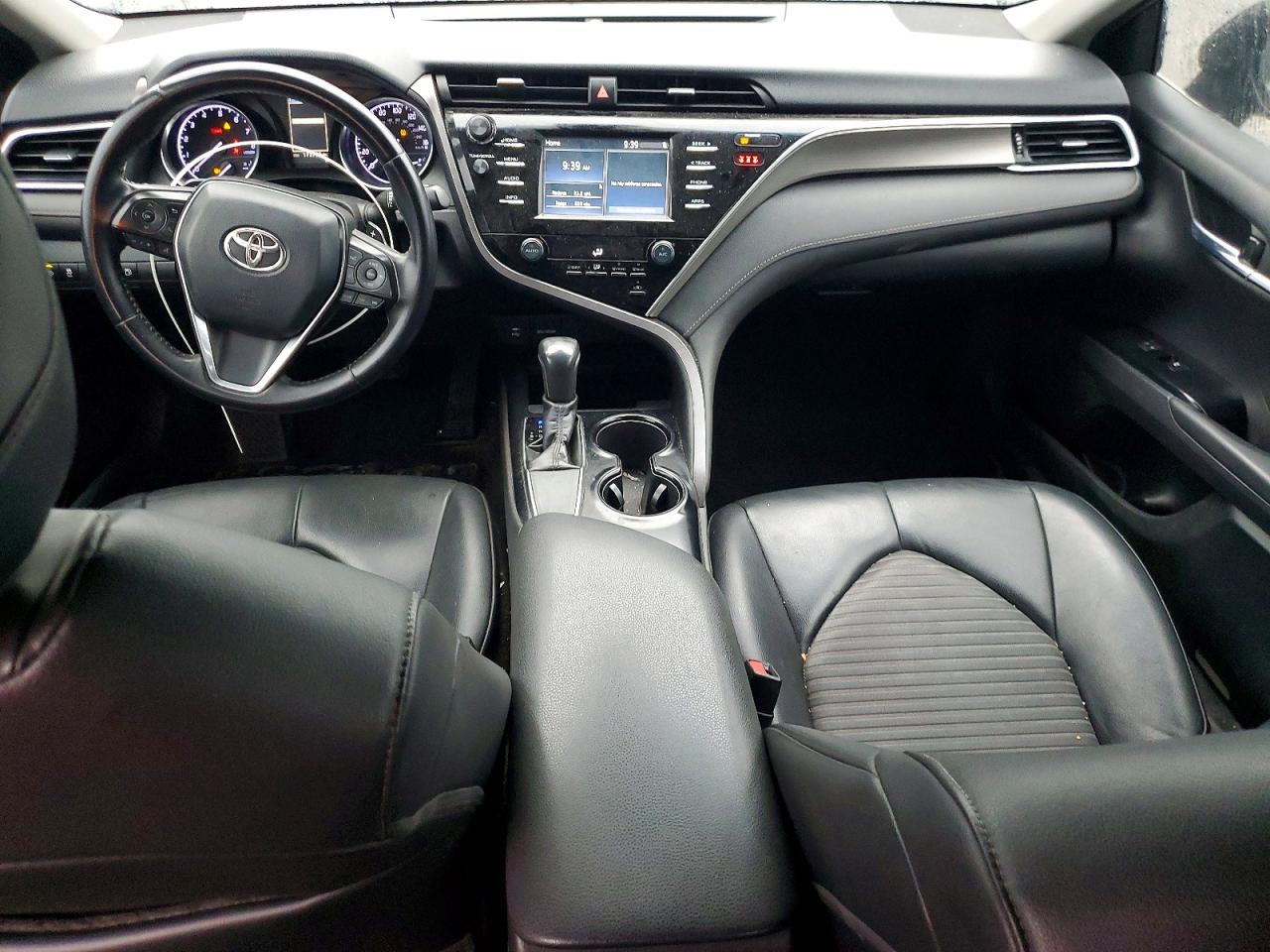 2018 TOYOTA CAMRY L photo 8