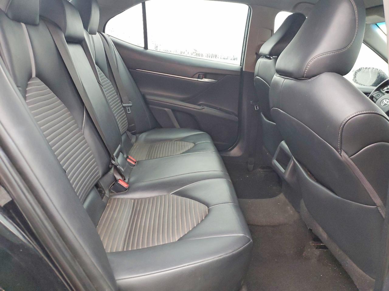 2018 TOYOTA CAMRY L photo 10