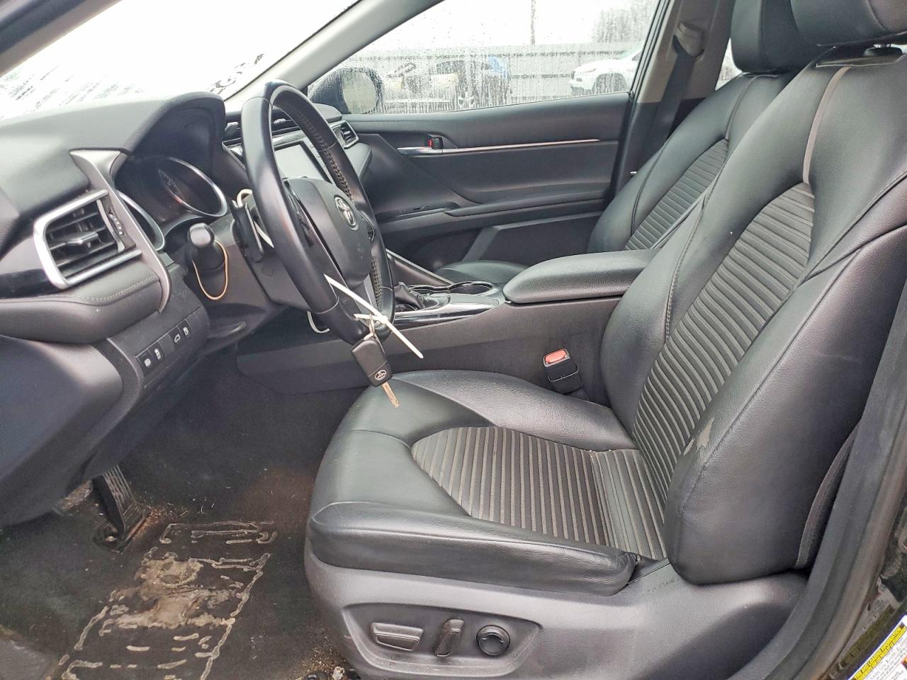 2018 TOYOTA CAMRY L photo 7