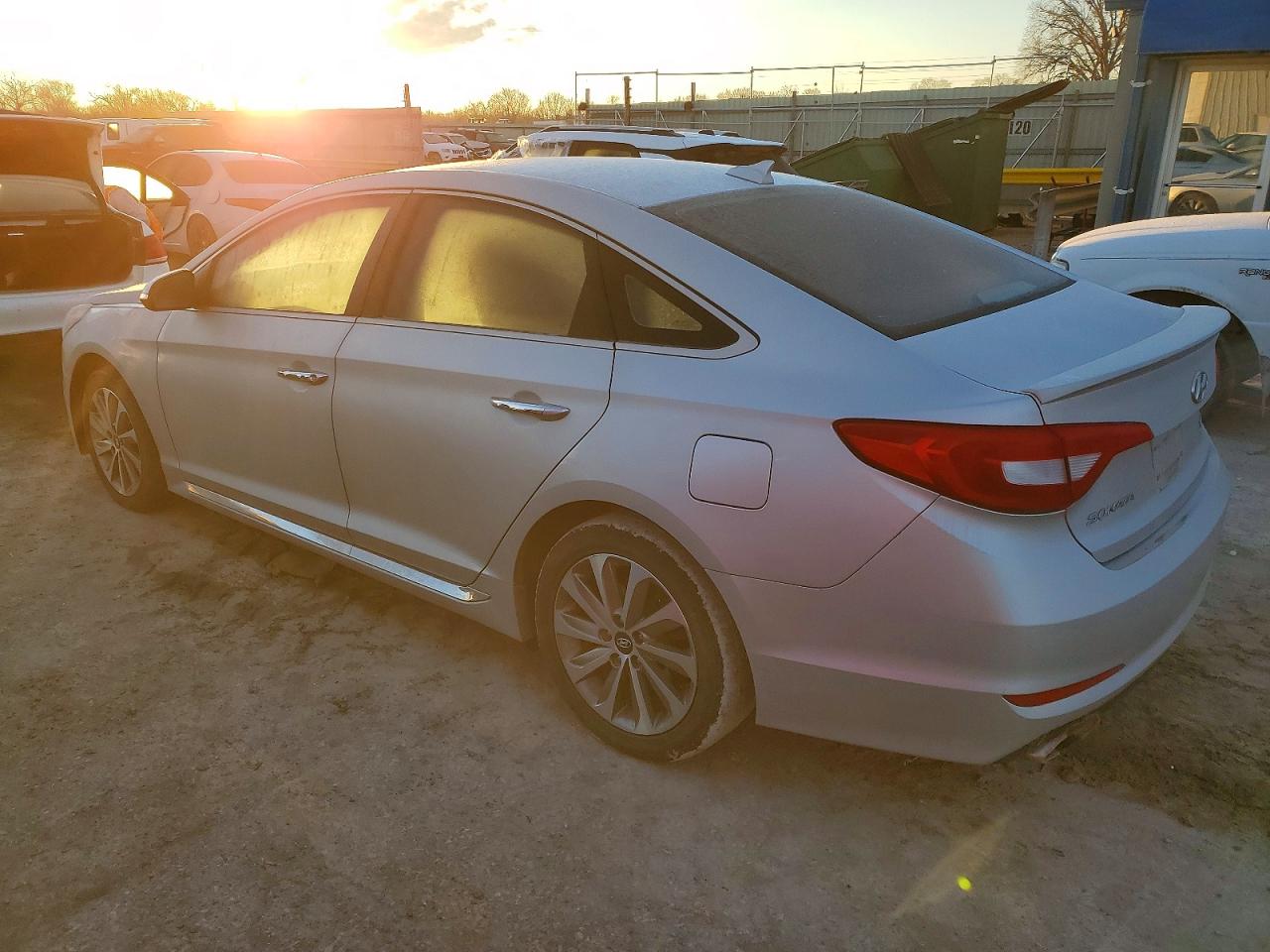 2015 HYUNDAI SONATA SPORT photo 2