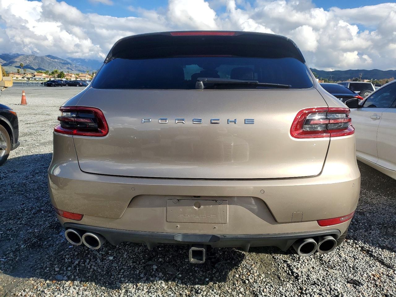 2017 PORSCHE MACAN TURBO photo 6