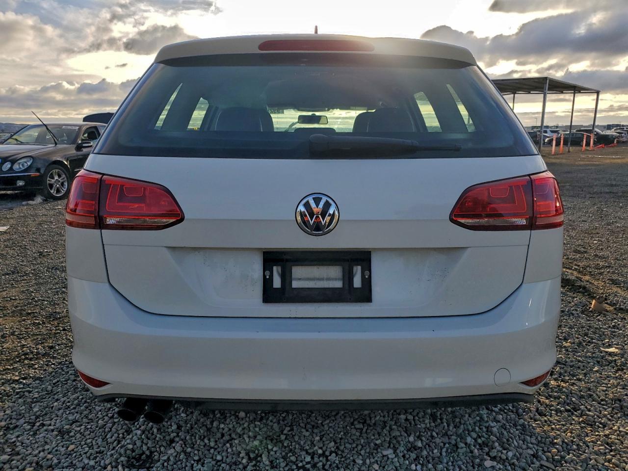 2015 VOLKSWAGEN GOLF SPORTWAGEN TDI S photo 6