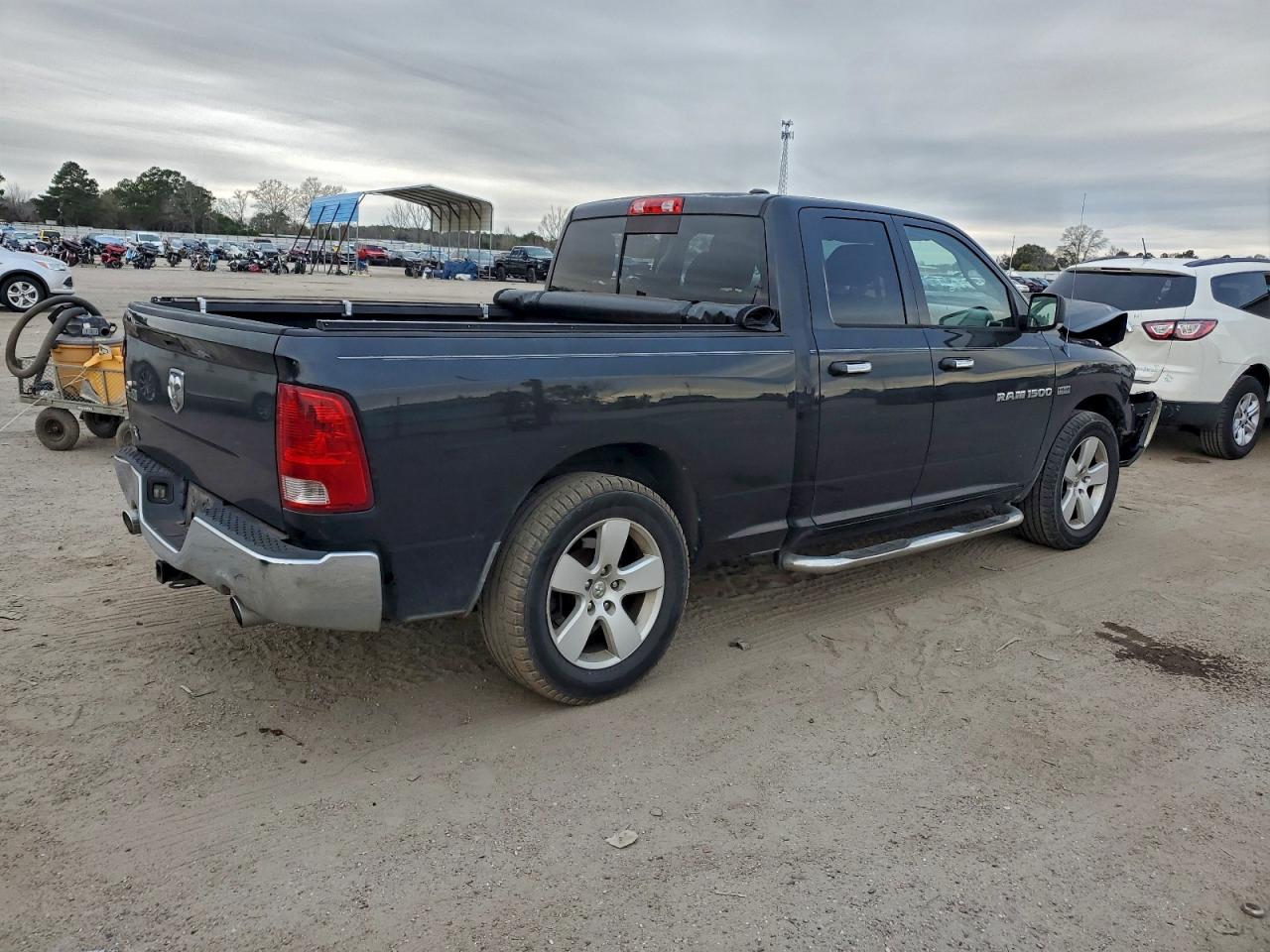 2011 DODGE RAM 1500 photo 3