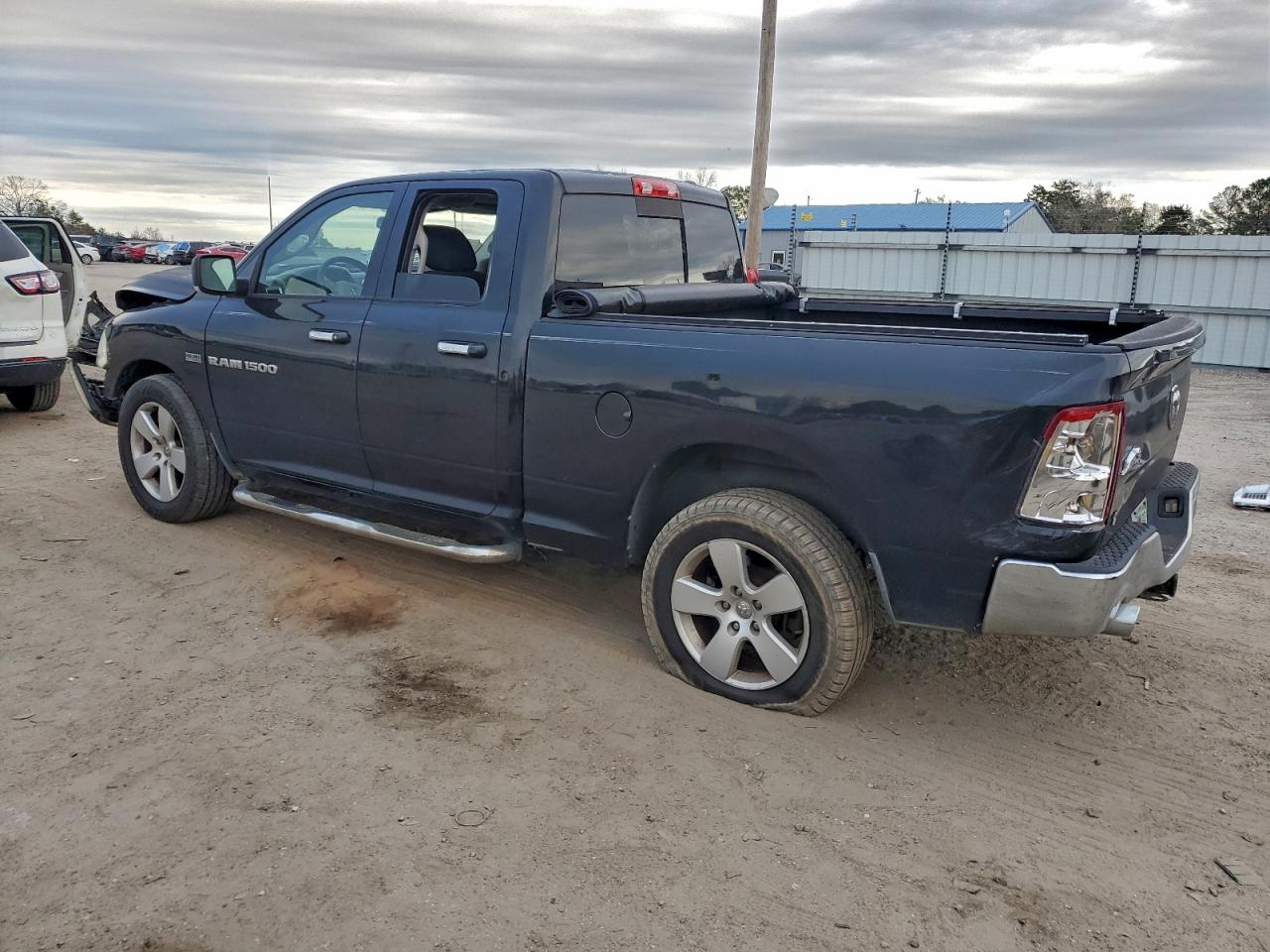2011 DODGE RAM 1500 photo 2