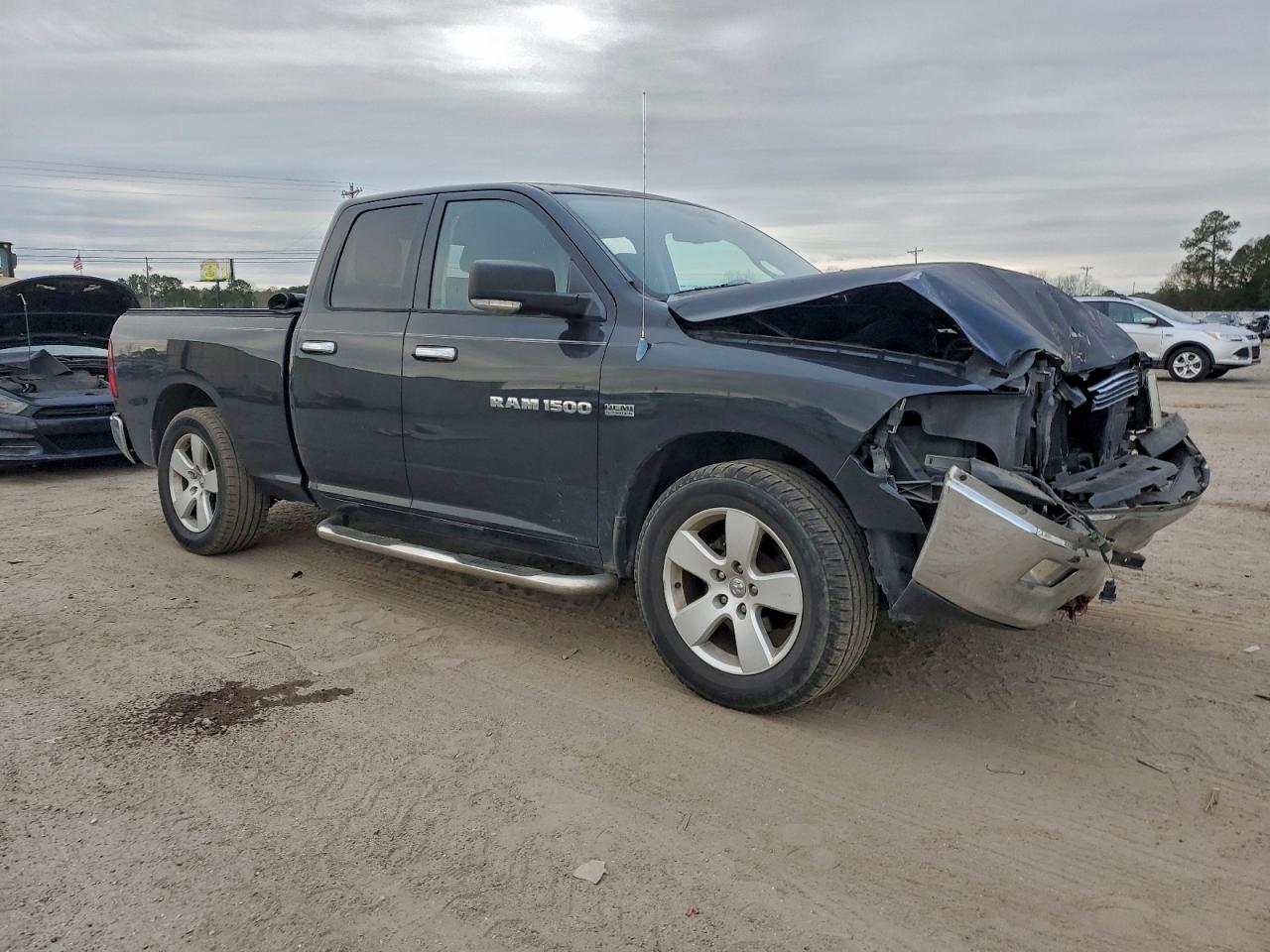2011 DODGE RAM 1500 photo 4