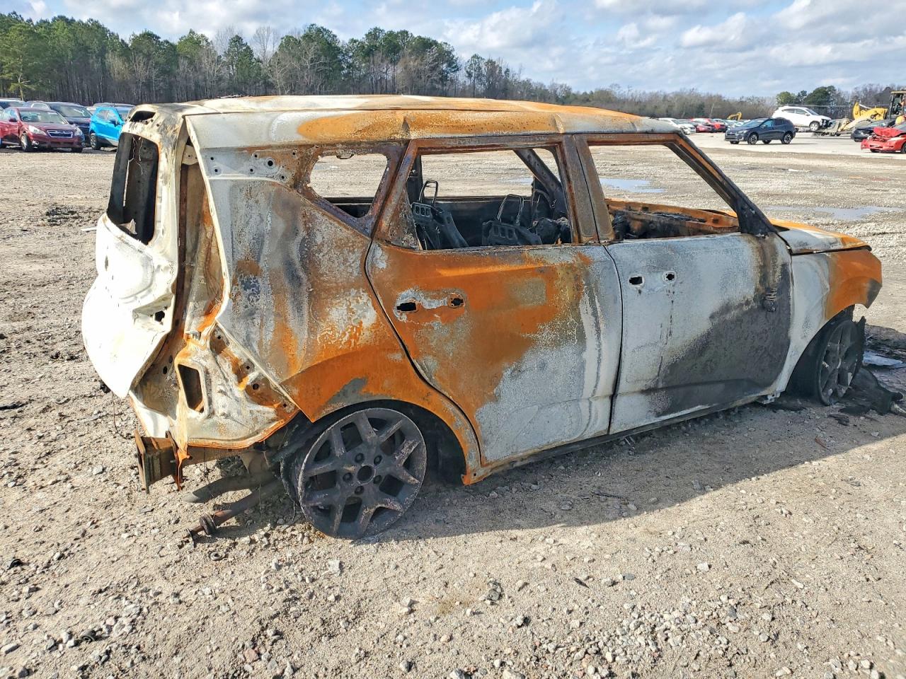 2025 KIA SOUL LX photo 3