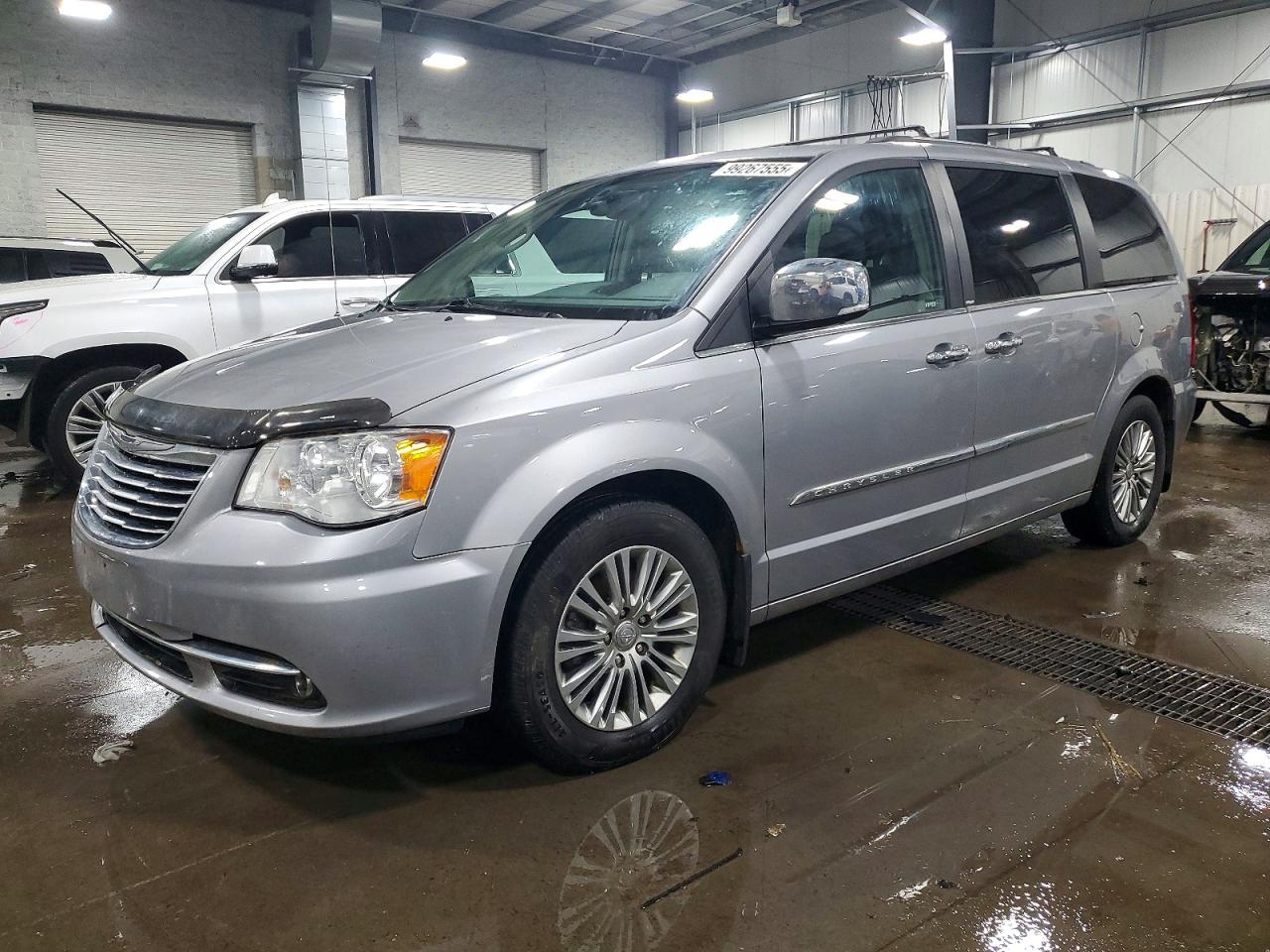 2013 CHRYSLER TOWN & COUNTRY