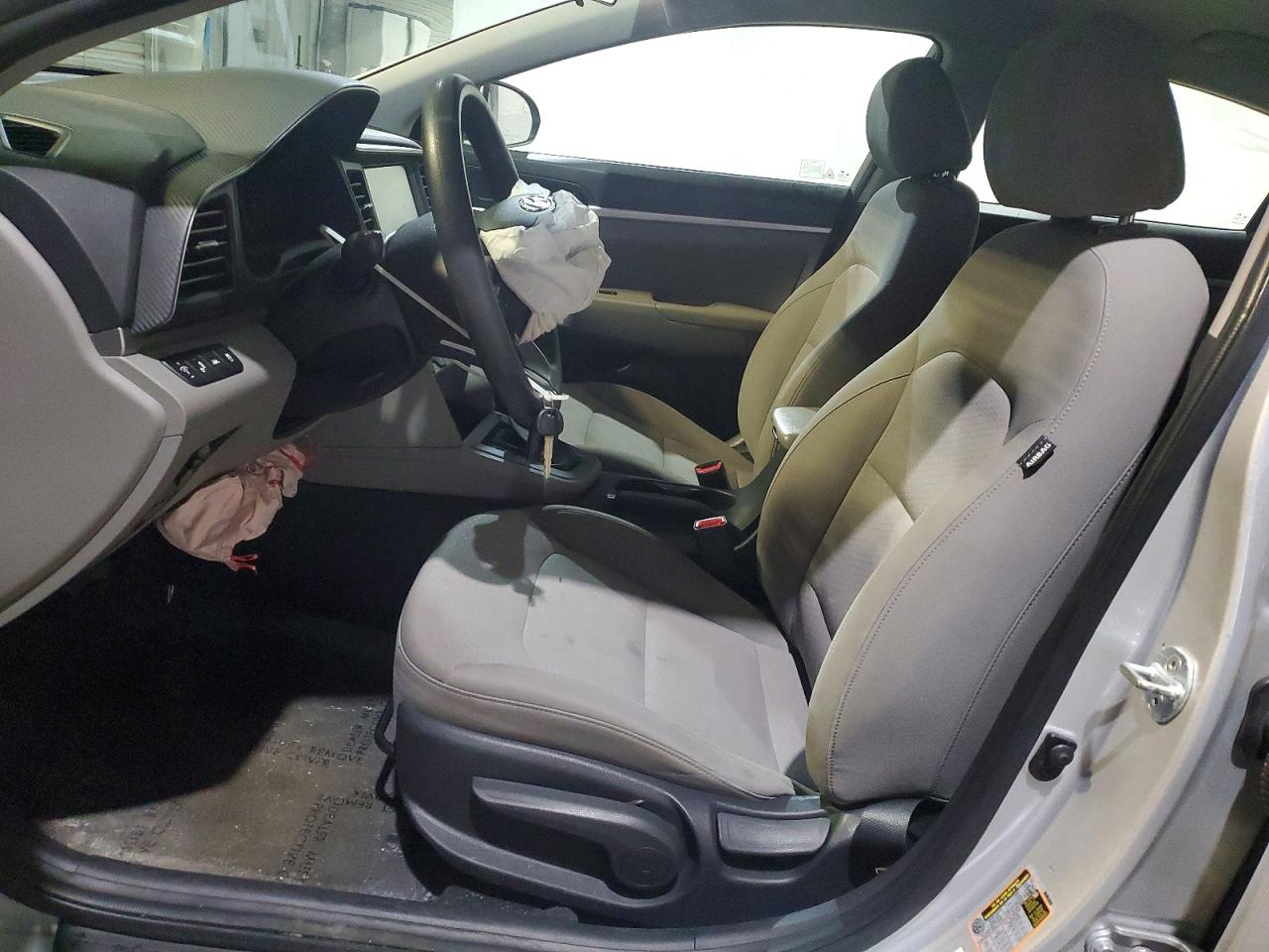 2020 HYUNDAI ELANTRA SEL photo 13