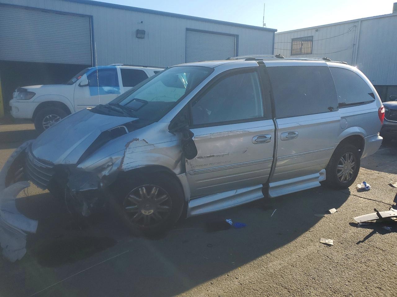 2006 CHRYSLER TOWN & COUNTRY