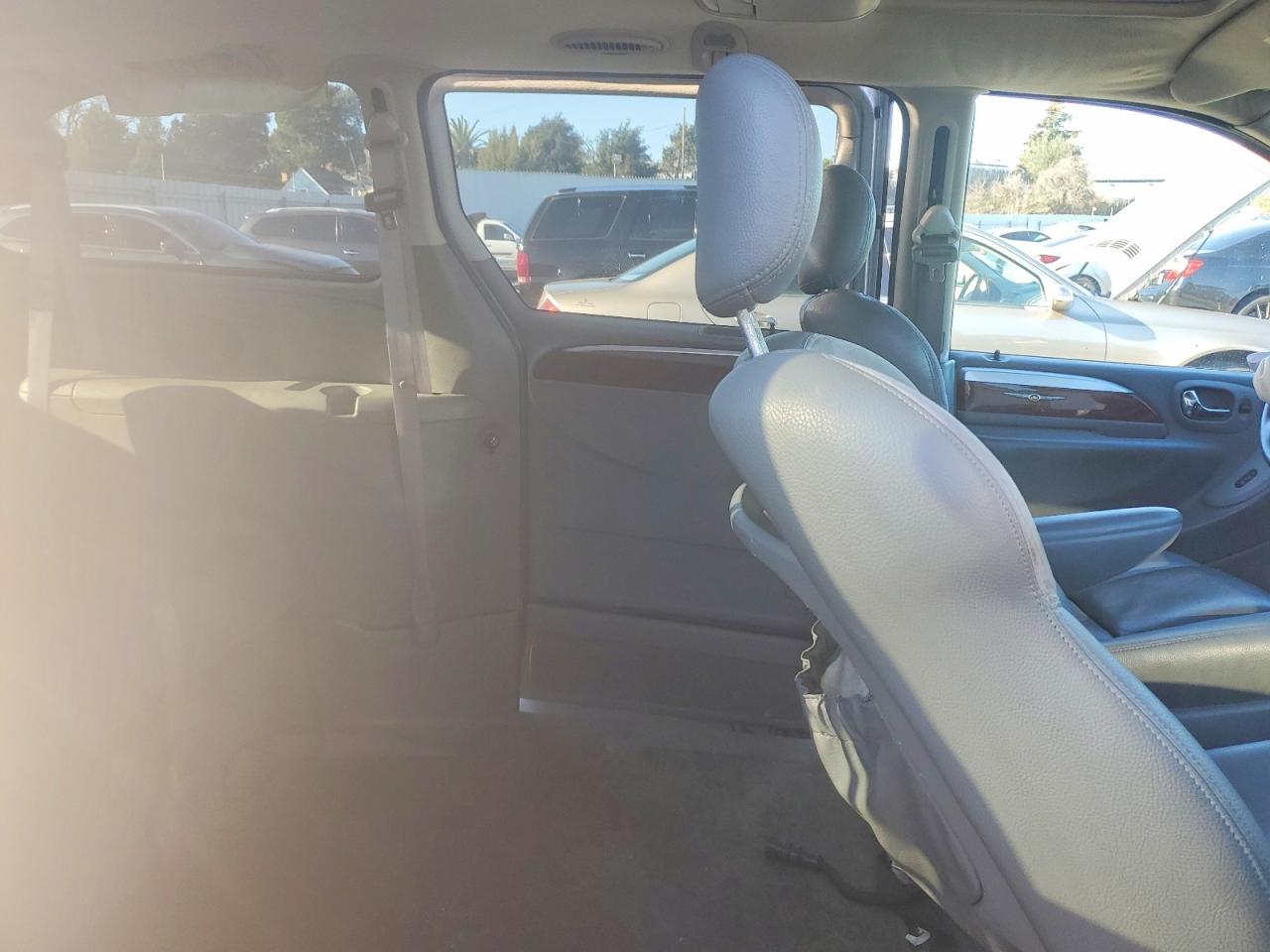 2006 CHRYSLER TOWN & COUNTRY LIMITED photo 10
