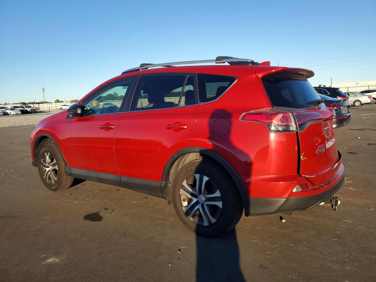 2016 TOYOTA RAV4 LE photo 2