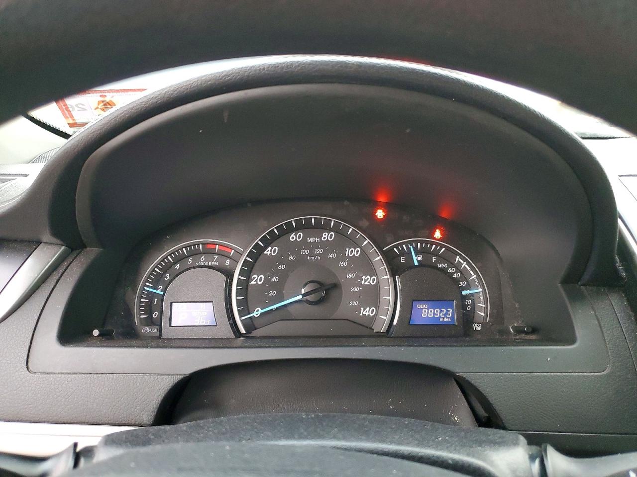 2013 TOYOTA CAMRY L photo 17