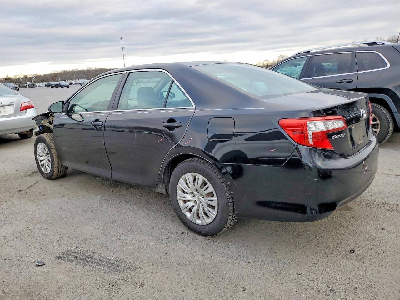2013 TOYOTA CAMRY L photo 3