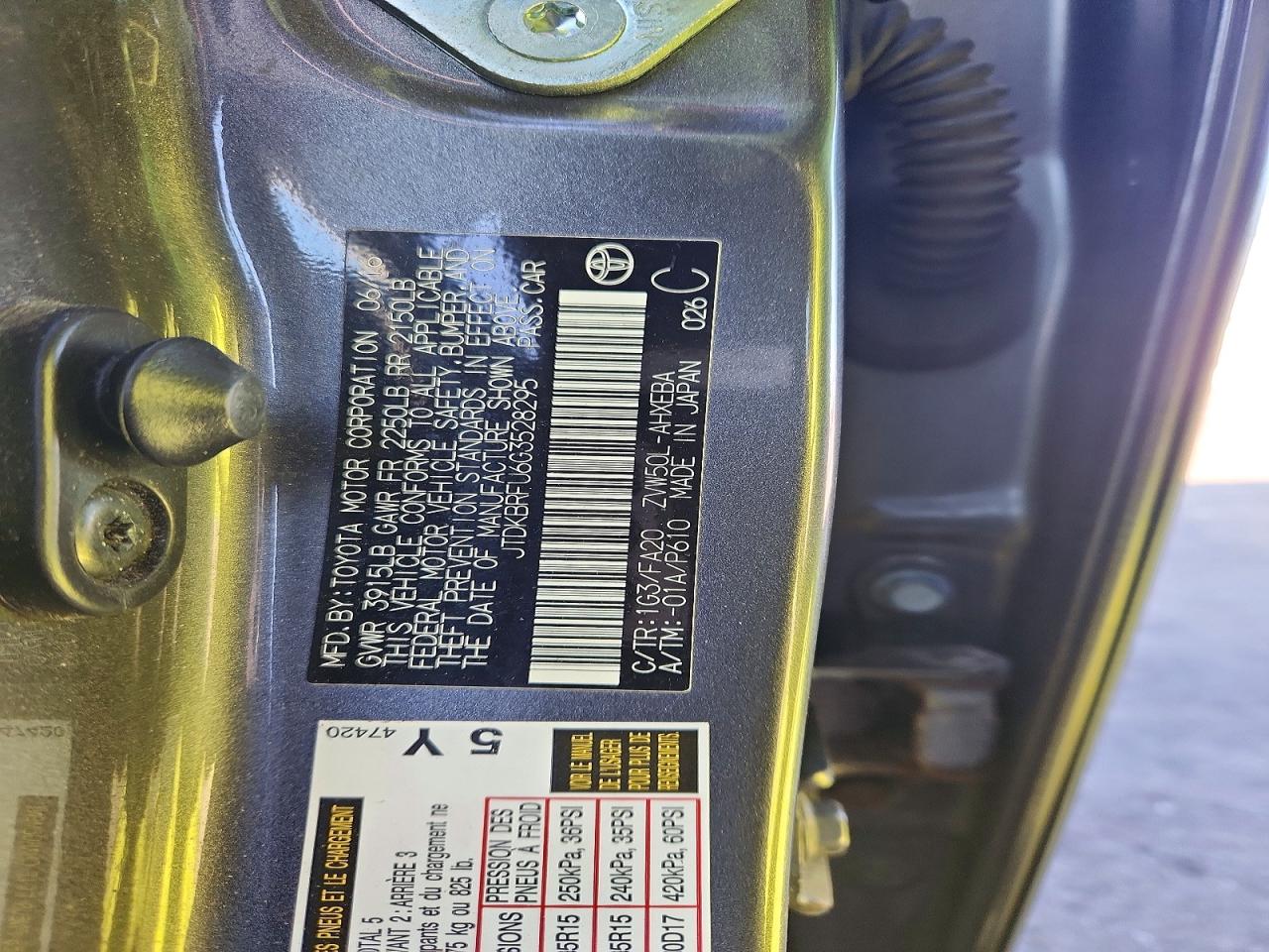 2016 TOYOTA PRIUS photo 12