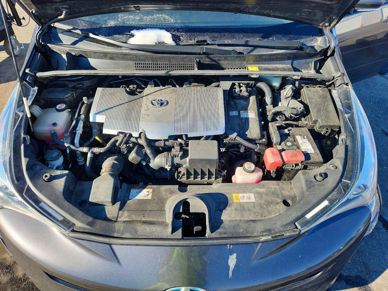 2016 TOYOTA PRIUS photo 11