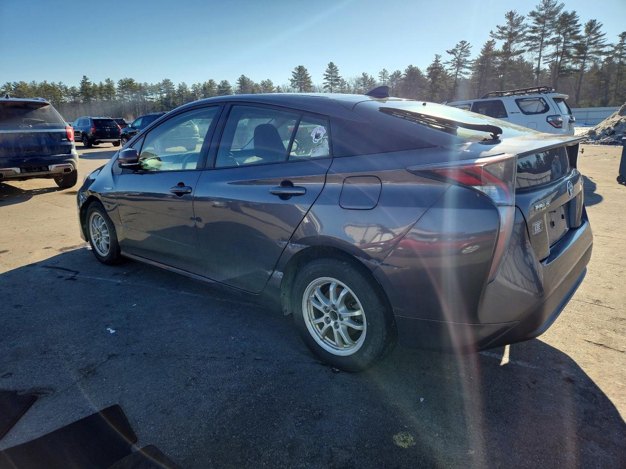 2016 TOYOTA PRIUS photo 2