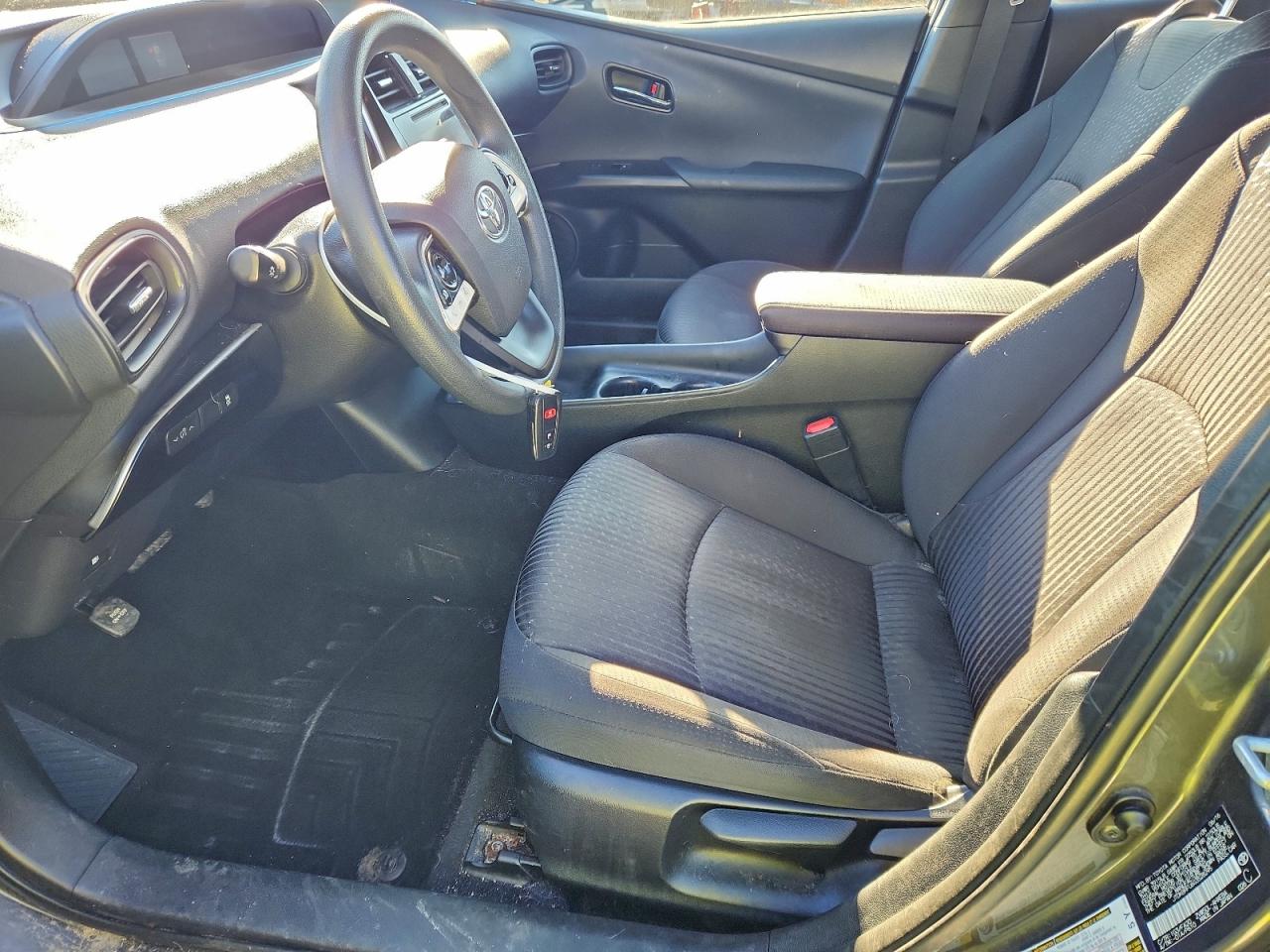 2016 TOYOTA PRIUS photo 7