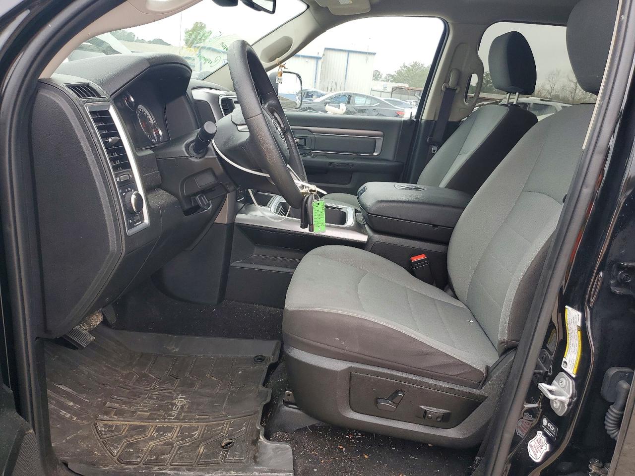 2023 RAM 1500 CLASSIC SLT photo 7