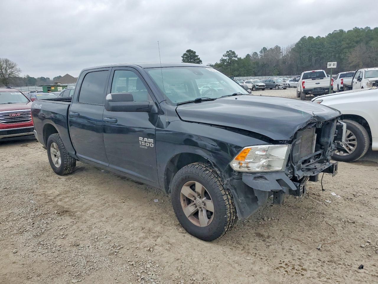2023 RAM 1500 CLASSIC SLT photo 4