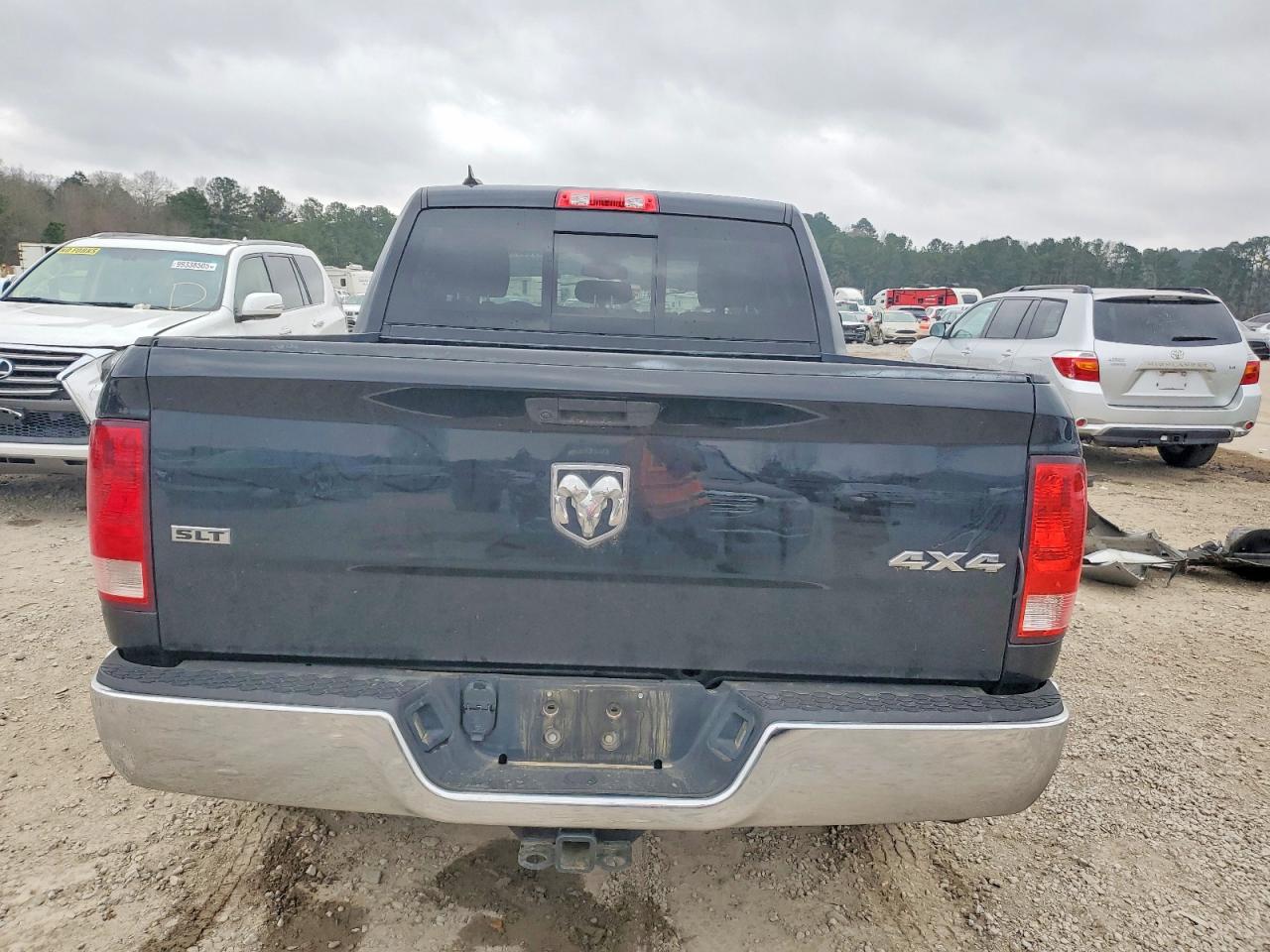 2023 RAM 1500 CLASSIC SLT photo 6