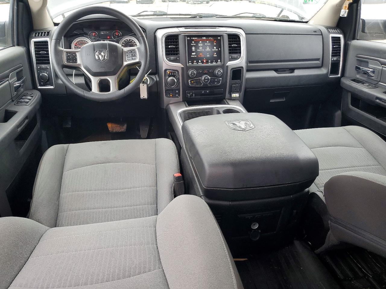 2023 RAM 1500 CLASSIC SLT photo 8