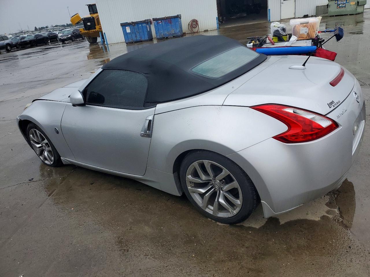 2010 NISSAN 370Z photo 2