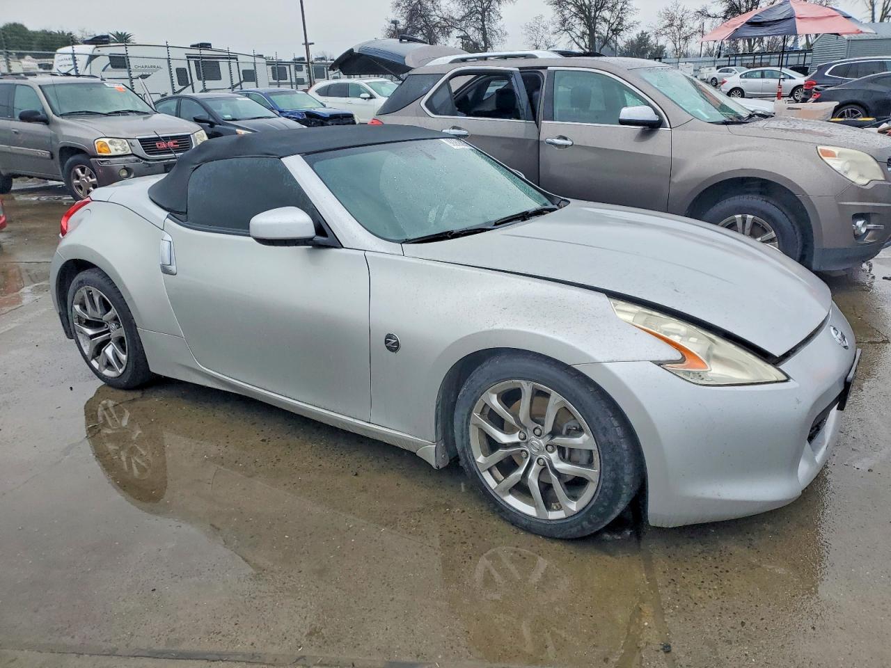 2010 NISSAN 370Z photo 4