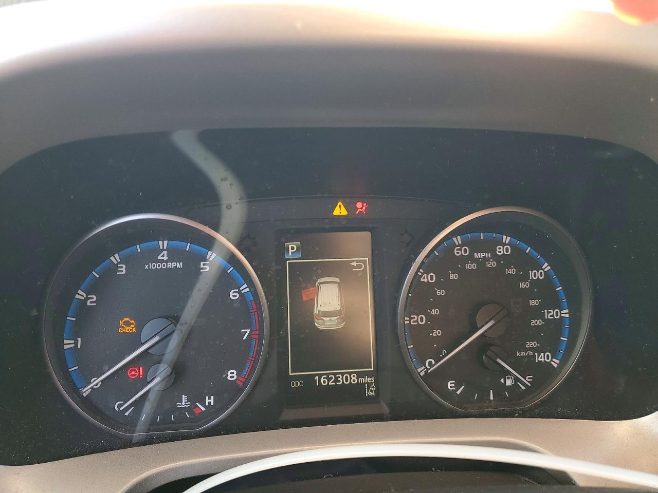 2018 TOYOTA RAV4 LE photo 9