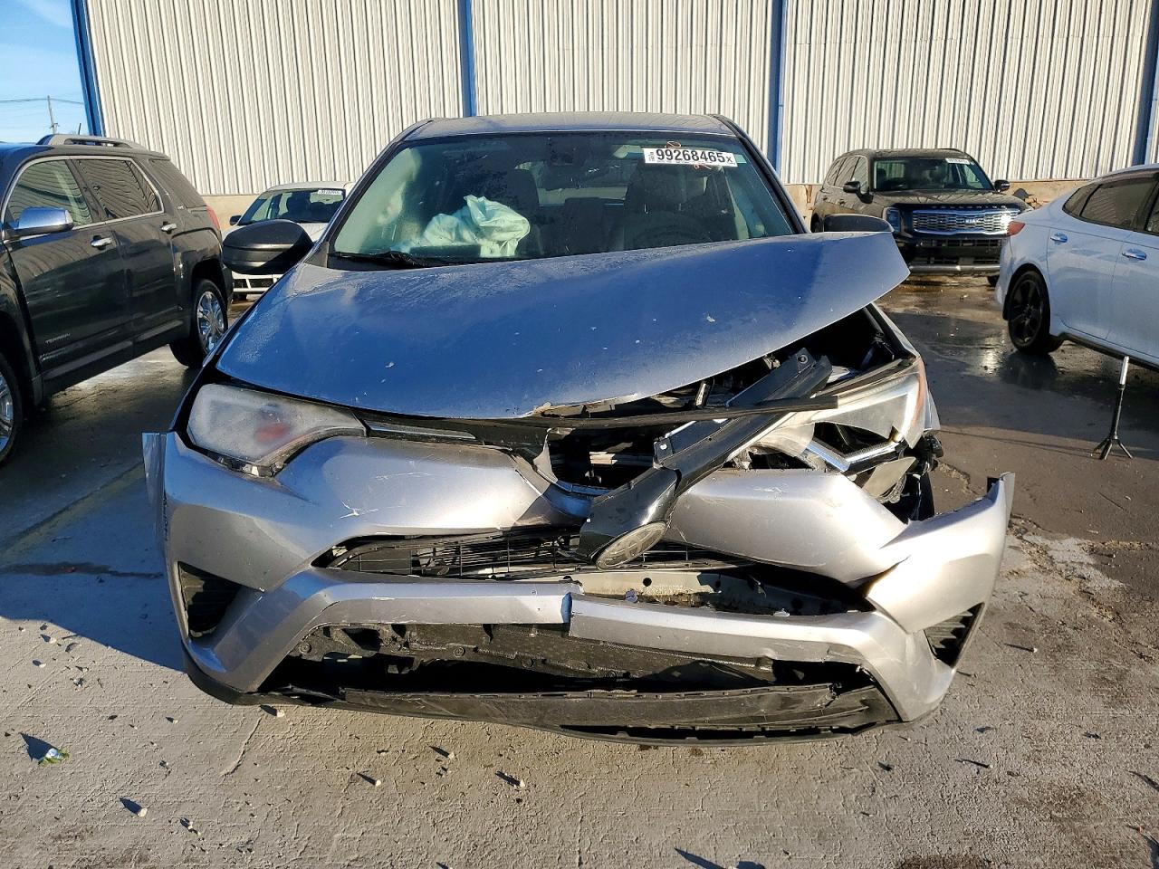 2018 TOYOTA RAV4 LE photo 5