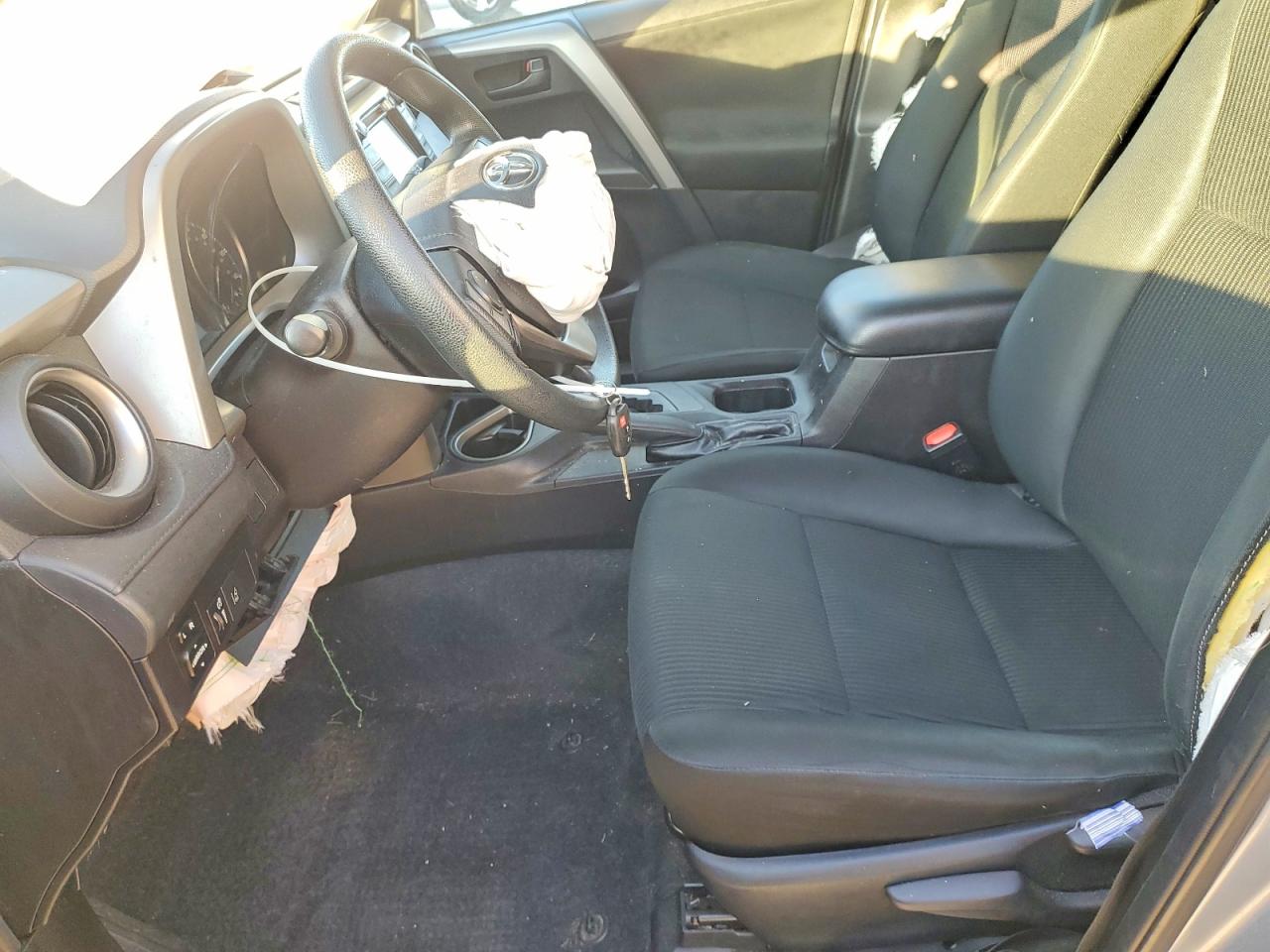 2018 TOYOTA RAV4 LE photo 7