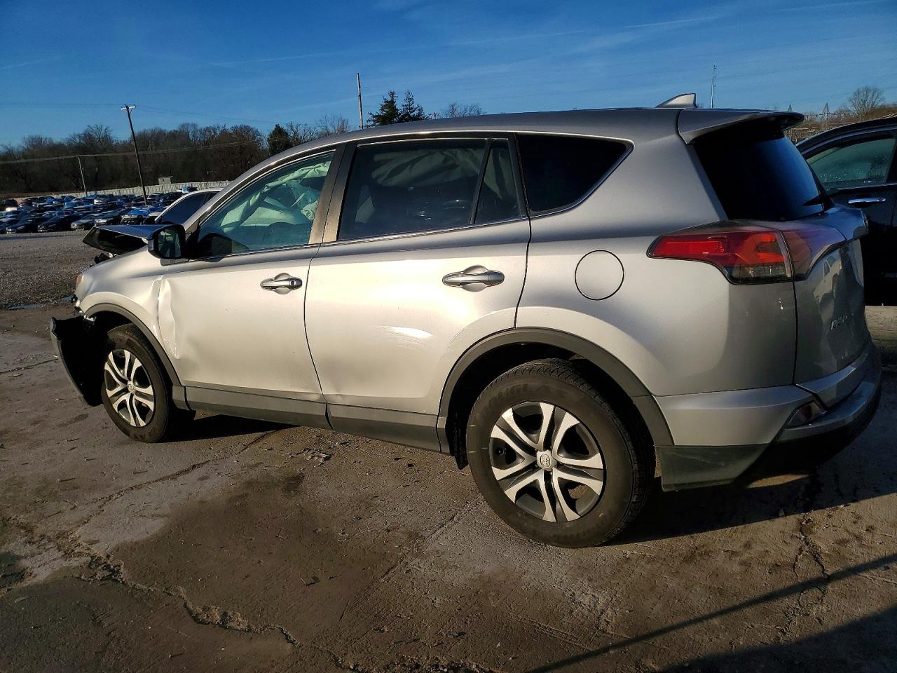 2018 TOYOTA RAV4 LE photo 2