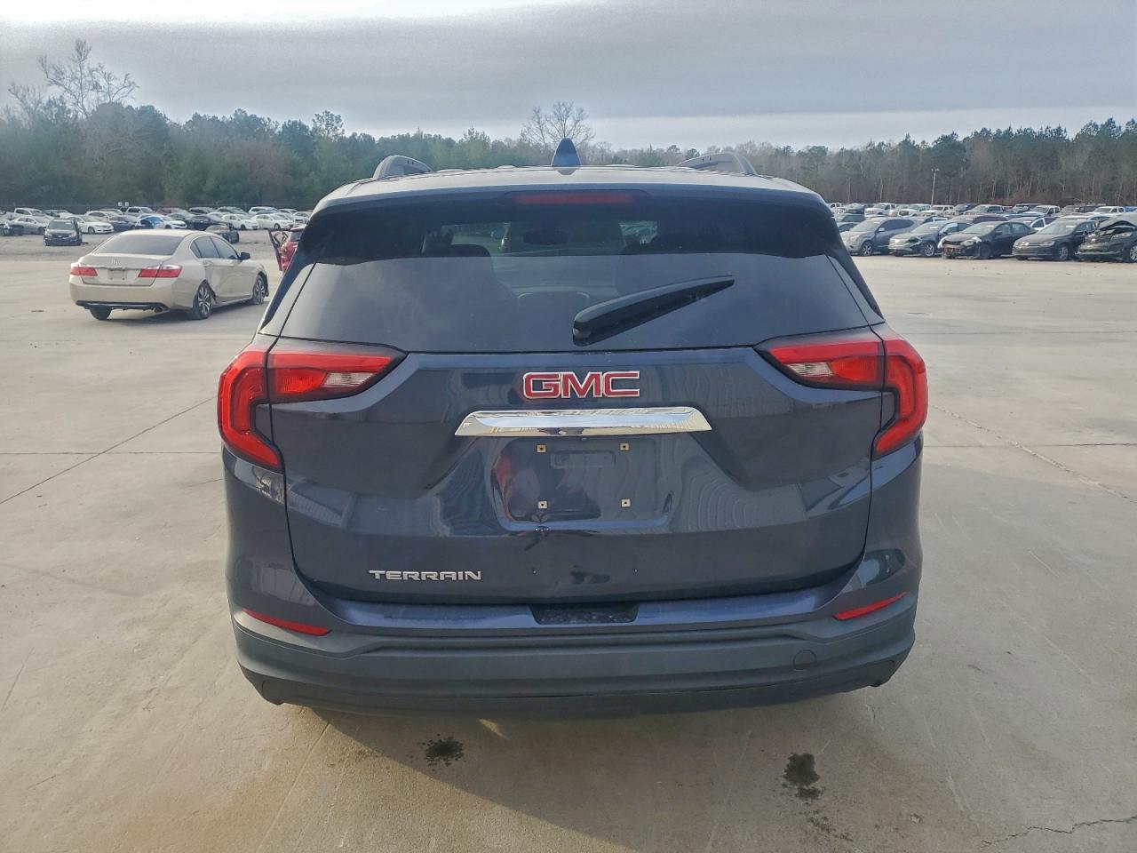 2018 GMC TERRAIN SLE photo 6