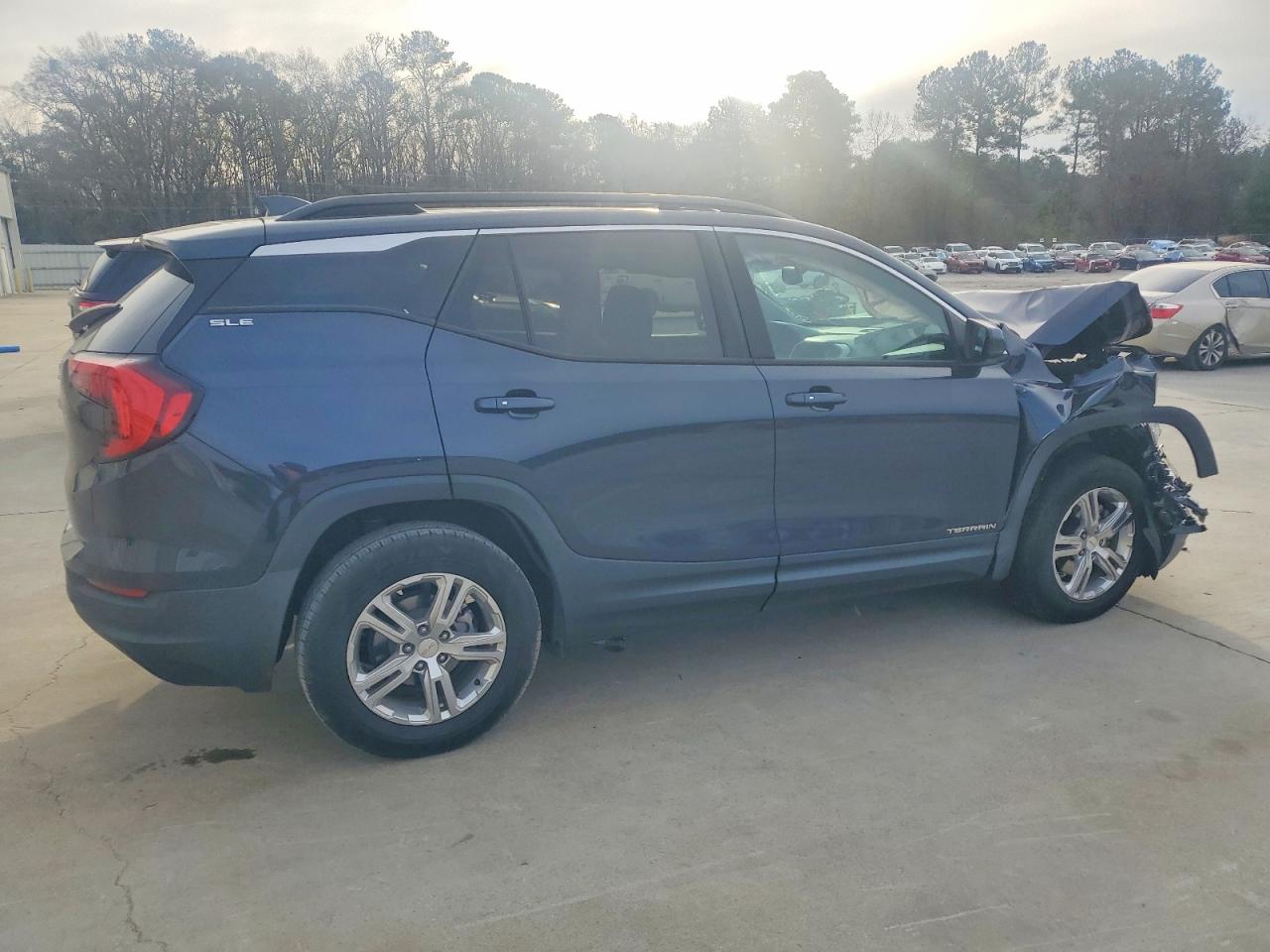 2018 GMC TERRAIN SLE photo 3