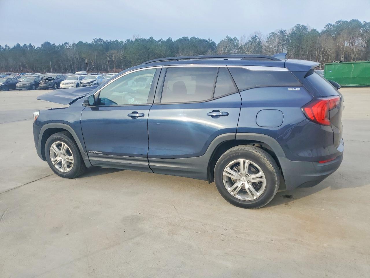 2018 GMC TERRAIN SLE photo 2