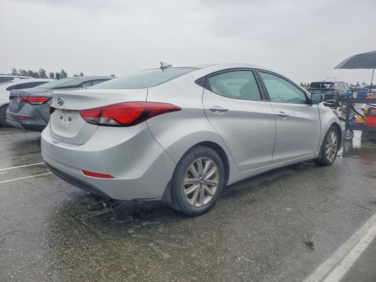 2016 HYUNDAI ELANTRA SE photo 5