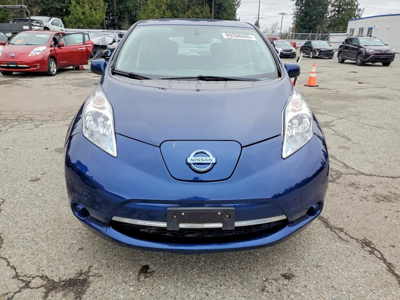 2016 NISSAN LEAF SV photo 5