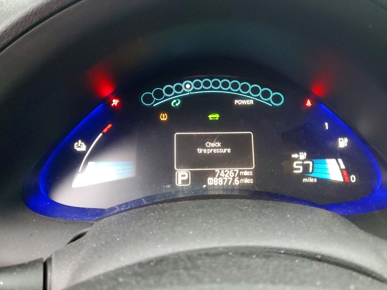 2016 NISSAN LEAF SV photo 9