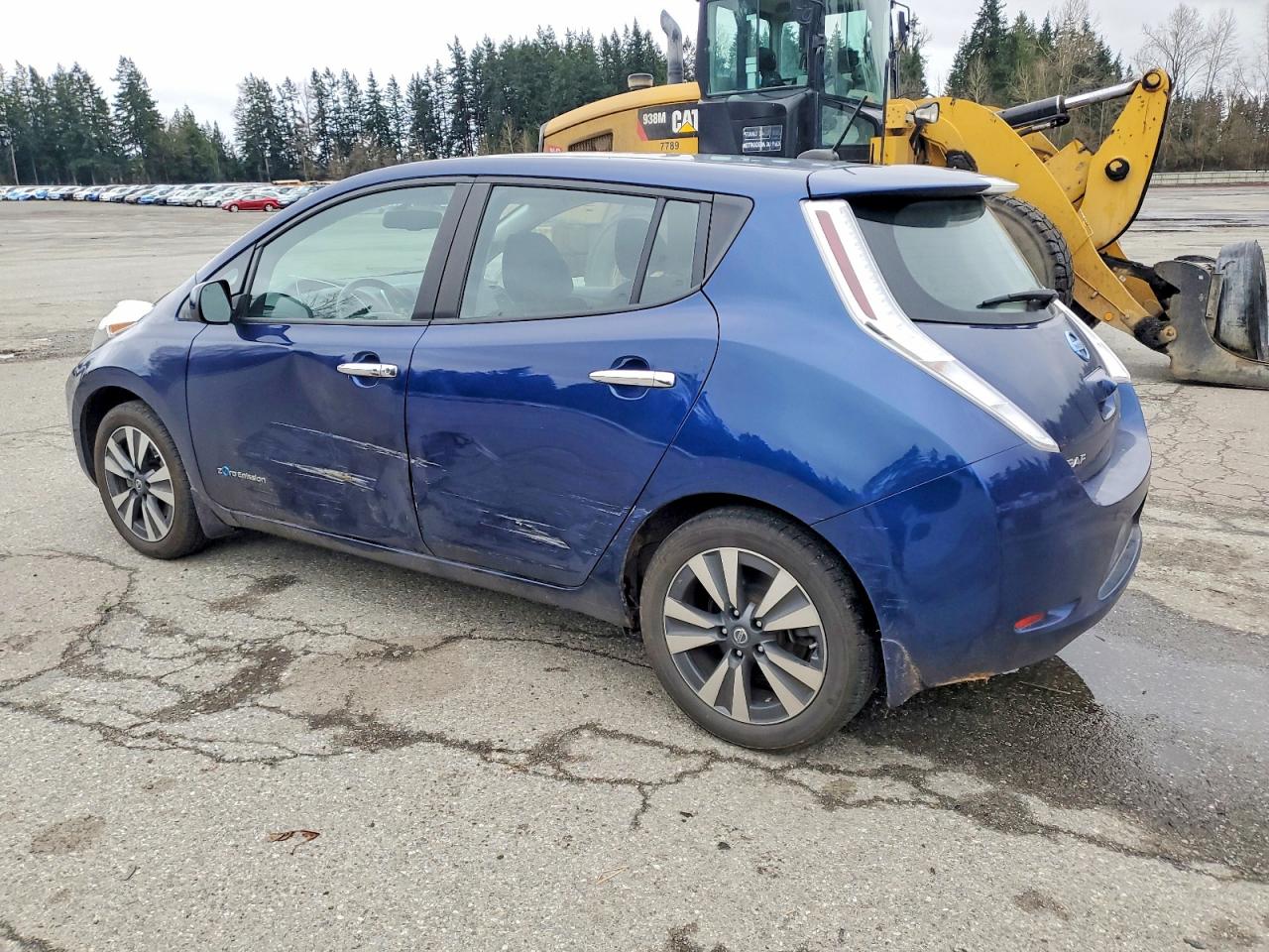 2016 NISSAN LEAF SV photo 2